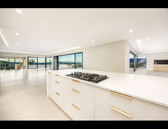 5 BEDROOM HOUSE FOR SALE IN CLARA ANNA FONTEIN